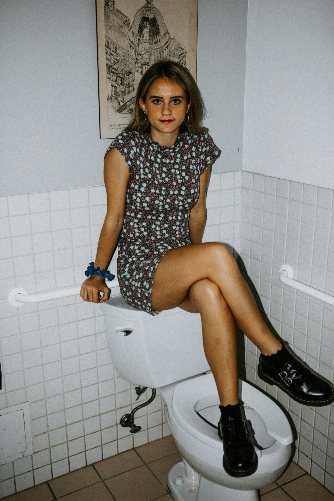 Why Sitting on the Toilet Too Long Can Be Harmful?, image size:1280x1920