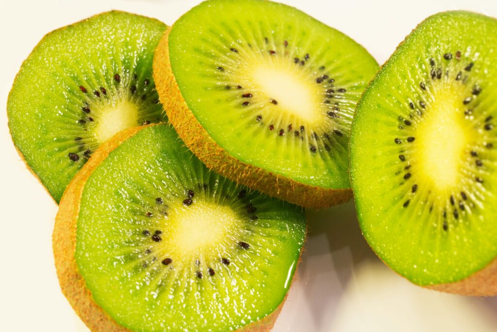 Sliced kiwi fruit
